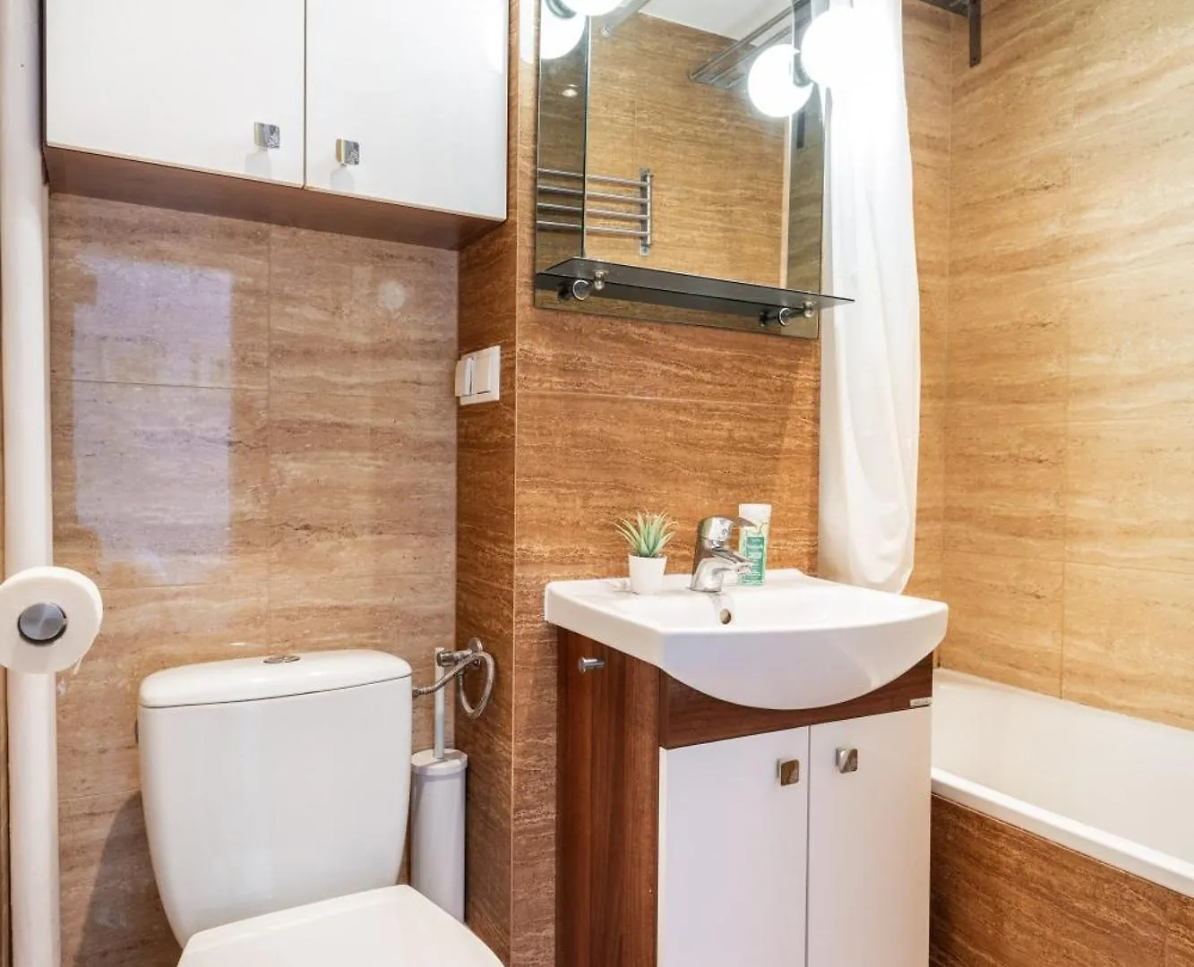 Apartment Superapart Kilinskiego 3, Cozy Urban Retreat, Perfect For Couples Warsaw